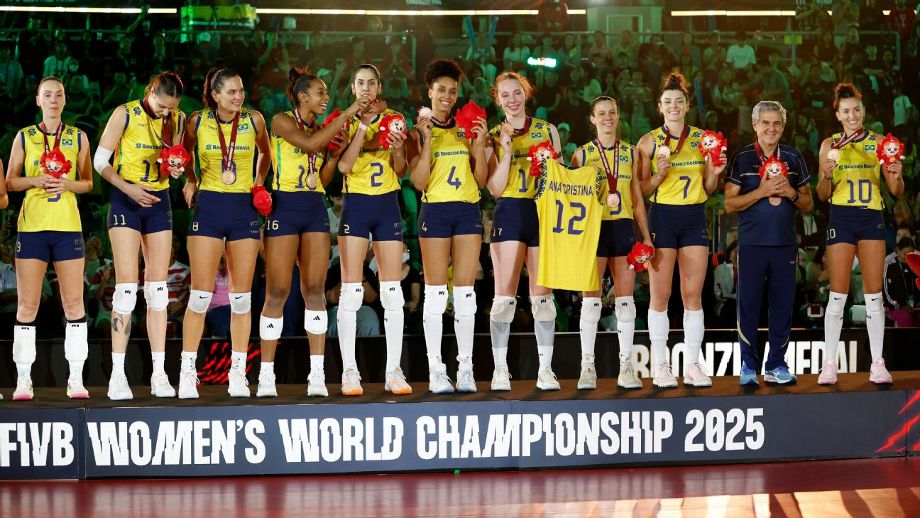 Brasil vence Japão no tie-break e conquista o bronze no Mundial de vôlei feminino