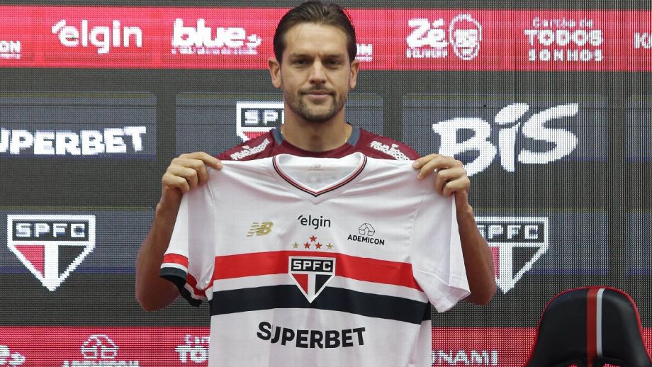 Tolói celebra retorno ao São Paulo e se coloca à disposição para enfrentar o Botafogo