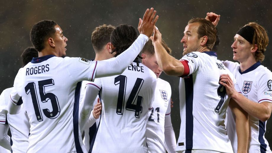 Com show de Kane, Inglaterra goleia a Letônia e garante vaga na Copa