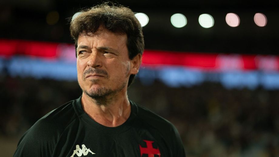 Diniz compara Vasco com Manchester United e admite preocupação com rebaixamento