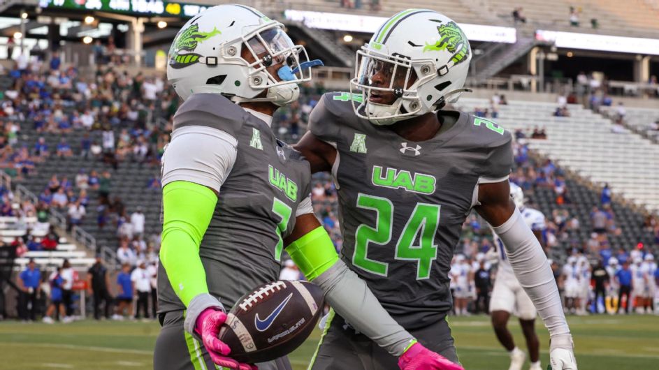 UAB's Alex Mortensen delivers upset, recalls late father, in coaching debut