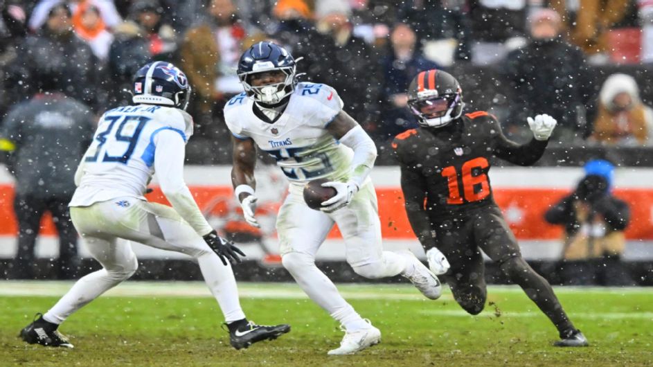 QBs Cam Ward, Shedeur Sanders swap jerseys after Titans' victory
