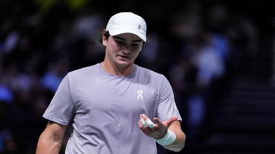 Joven promesa del tenis brasileño se baja de torneo por lesión antes del Abierto de Australia