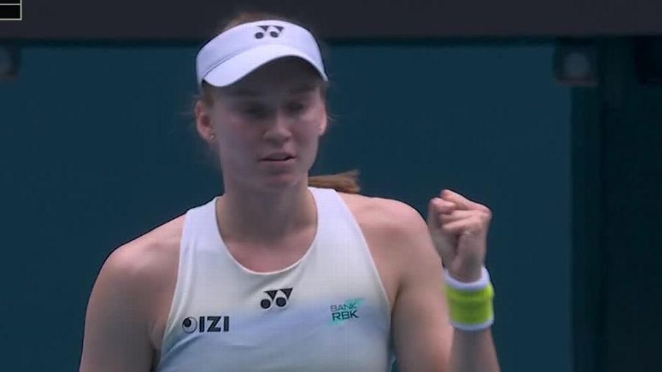 Rybakina ousts No. 2 Swiatek in Aussie quarters