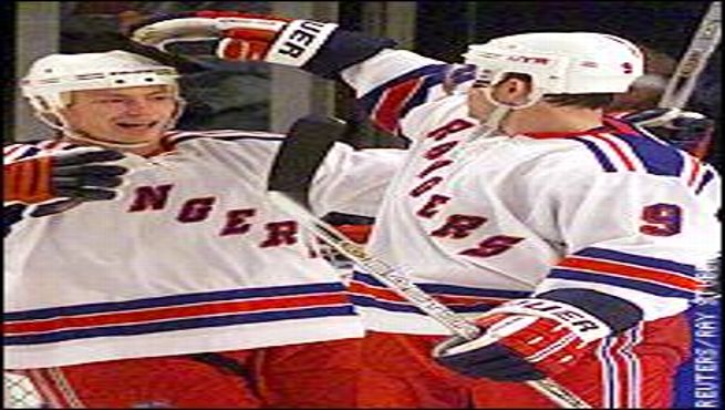 Pavel Bure scores two goals vs Coyotes for Rangers (28 oct 2002) 