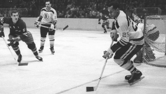 Bruins retire No. 22 jersey of Willie O'Ree, NHL's first Black player,  ahead of game against Hurricanes 