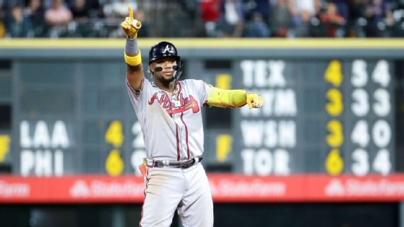 Who did the Braves trade to assemble their record-setting roster