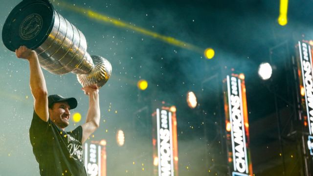 Vegas Golden Knights receive Stanley Cup Championship rings