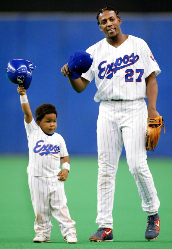 Vladimir Guerrero throws out first pitch on Expos Day in Nationals