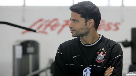 William 'Capita' conta saída dos gramados para o mercado financeiro, época de Corinthians, Mano Menezes e seleção brasileira