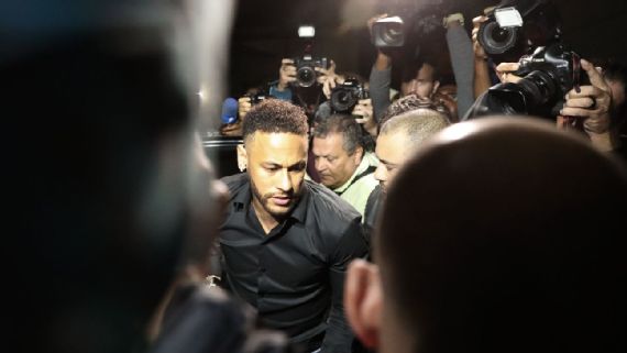 Por ahora, el brasileño está centrado en su defensa por una acusación de supuesta violación. EFE