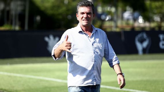 Andrés promete salários adiantados nos próximos 2 meses como 'recompensa' para o elenco