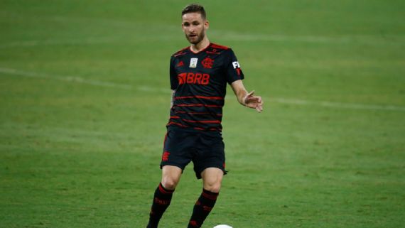 Empresário explica permanência de Léo Pereira no Flamengo mesmo após aceitar oferta do México: Ia ganhar três vezes mais