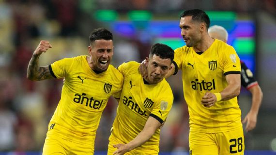 cangrejo cabrera festeja su gol