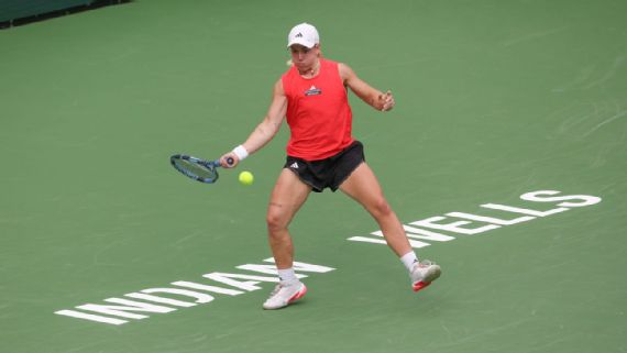 Sonay kartal during match ⁣against Aryna⁣ Sabalenka