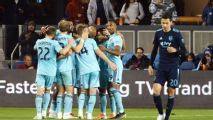 Earthquakes pummel Sporting Kansas City as Danny Hoesen scores brace