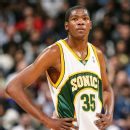 Sporting retro Shawn Kemp jersey, Kevin Durant receives massive ovation in  return to Seattle