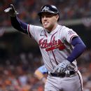 AP source: Freeman, Dodgers agree to $162 million, 6-yr deal