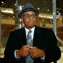 Willie O'Ree 'overwhelmed and thrilled' as his jersey No. 22 is finally  retired by Boston Bruins - ESPN