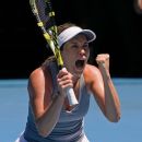 Iga Swiatek wins 3-hour match vs. Kaia Kanepi in afternoon heat to join Danielle Collins in Australian Open semifinals - ESPN