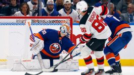 Ducks: Trevor Zegras alley-oop pass completes best goal of NHL season