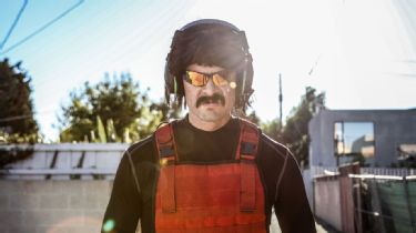 Dr Disrespect Streams On Youtube Following Twitch Ban - i got banned from roblox for one day for no reason youtube