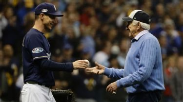 Just a bit outside! Uecker throws out NLCS 1st pitch