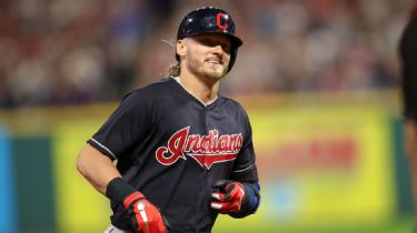 Donaldson, Braves reach a deal that works well for both