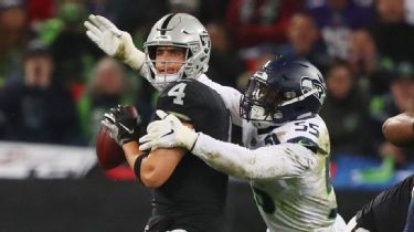 Tottenham treated to NFL thriller as Oakland Raiders edge past Chicago Bears