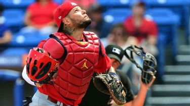 Yadier Molina Biography - ESPN