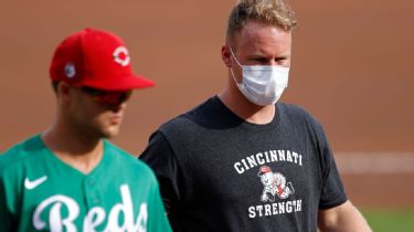 Marlins Man selling jersey, visor to benefit Make A Wish