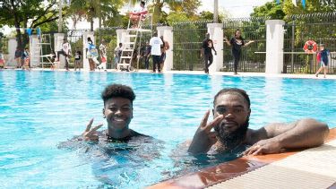 Jacksonville Jaguars Lifeguard Gives Advice To People Who Are Drowning