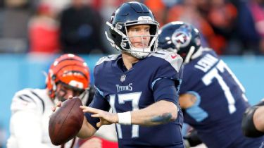 ESPN Stats & Info on X: Since naming Ryan Tannehill the starting QB in  Week 7, the Titans have the 2nd-most offensive TDs and are scoring the  2nd-most PPG (31.4) in the