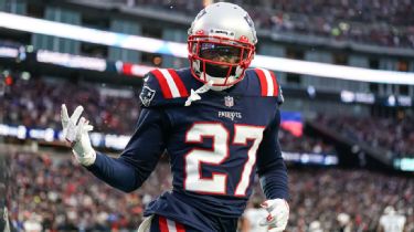 Field Yates on X: A look at the Patriots' new full-time uniforms, which  previously served as their color-rush jerseys.  / X