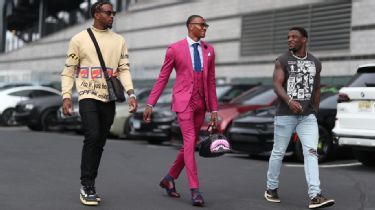 Secrets to Eagles receiver DeVonta Smith's fashion game, from a Bruce Lee  build to hidden zippers - ESPN - Philadelphia Eagles Blog- ESPN