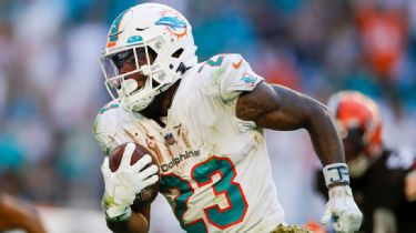 NFL Week 6 Fantasy Buy/Sell Trade Targets: Dolphins' Gaskin Should Be On  Radar