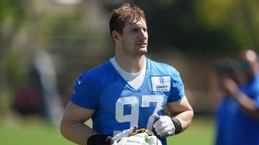 Joey Bosa is bulking up for this season 😳