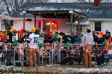 Tailgating at Lambeau Field is only for the hardy