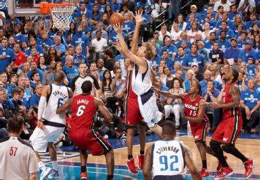 NBA playoffs 2023 - LeBron James fumbles open dunk - ESPN