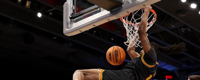 Grambling's Jourdan Smith's putback dunk puts the Tigers up 4 late in OT
