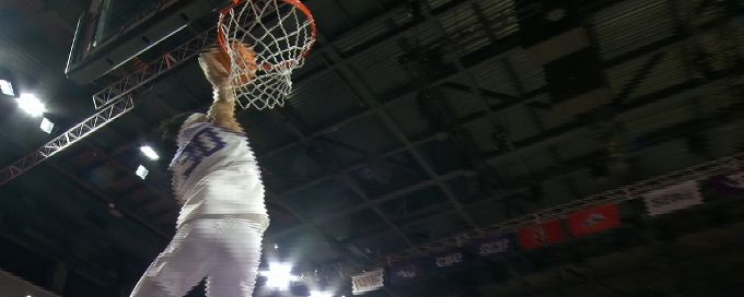 Gabe McGlothan takes dunk contest crown on last attempt