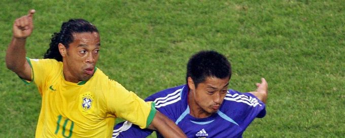 Ronaldinho to play for Ecuador's Barcelona in friendly match