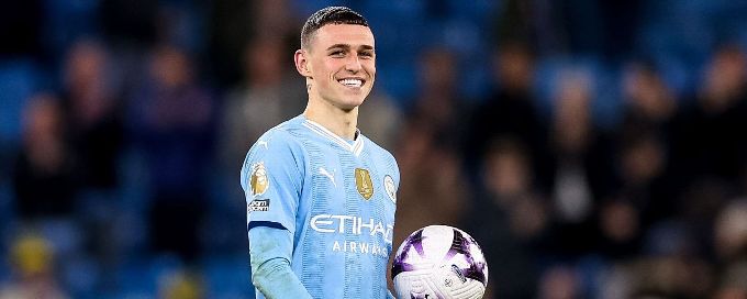 Man City's Foden, Shaw win Writers' Player of the Year awards