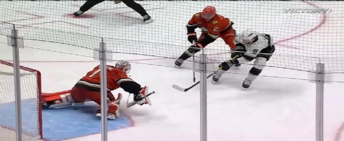 Adrian Kempe scores goal vs. Ducks