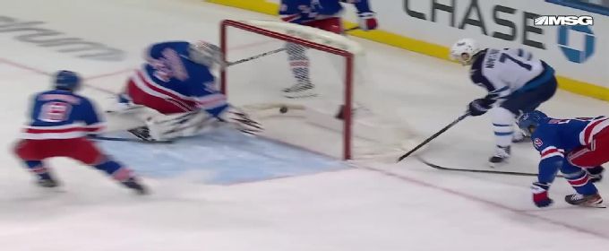 Vladislav Namestnikov makes it 5-3 Jets late on