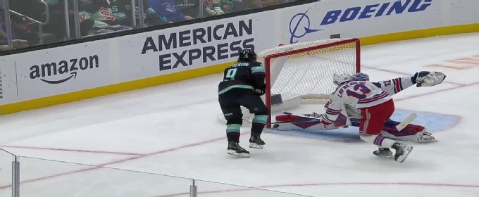 Jonathan Quick robs Kraken with save