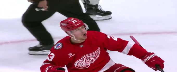 Lucas Raymond scores goal for Red Wings