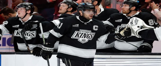 Anze Kopitar's 3rd-period goals swing game in Kings' favor