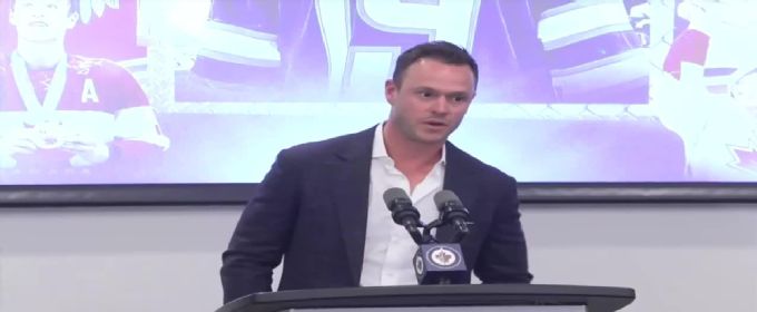 Jonathan Toews thanks Winnipeg Jets during retirement ceremony speech