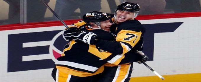 Malkin scores 500th goal, Crosby hits 1,600 points for Penguins